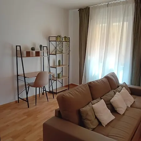 Calle Armas 130 아파트 사라고사